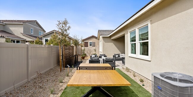 17485 Bear Creek unit 36471226, Hesperia, CA 92345 - photo 6