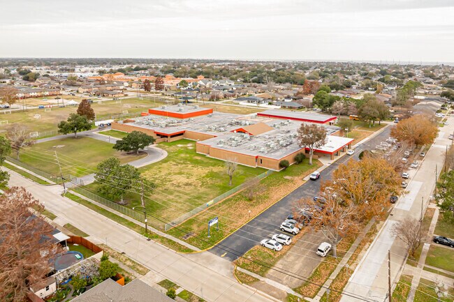 Tom Benson School is centrally located in the local neighborhood.