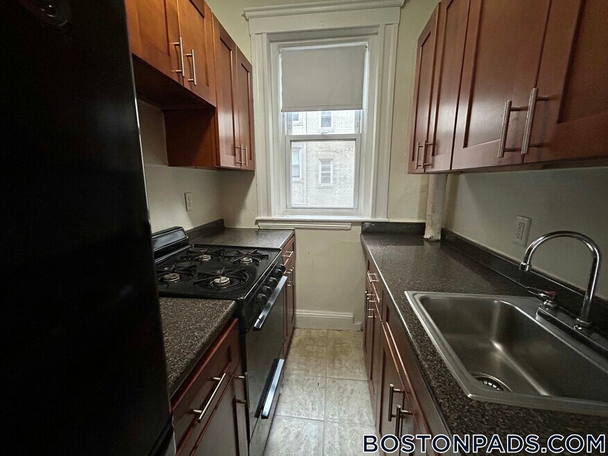1175 Boylston St unit 6, Boston, MA 02215 - photo 1