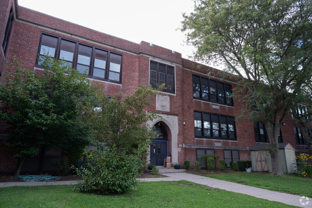 Underwood Elementary School is a solid program for growing students in Newton Corner.