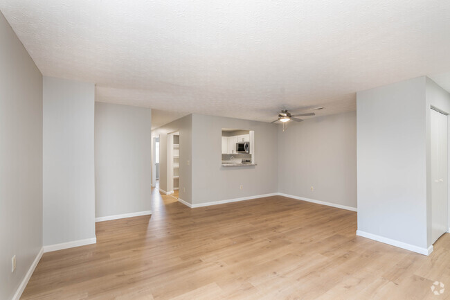 4BR, 2BA - 1266SF - Dining Area