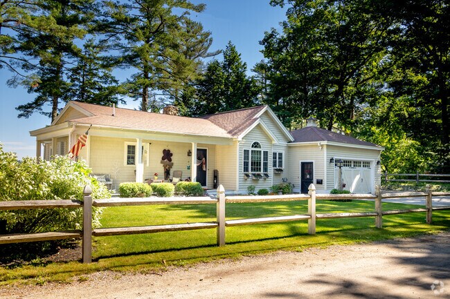 Many homes in West Cumberland have Lake Forest as their backyard.