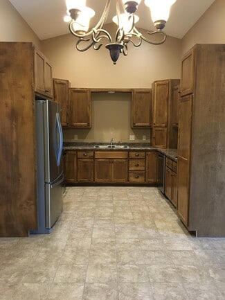 938 E Wisconsin St, Chippewa Falls, WI 54729