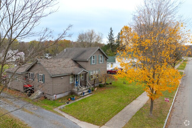 Families in Sullivan appreciate the safe, walkable blocks in Chittenango.