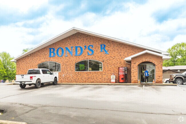Bond's Drugstore Healthmart Pharmacy is Washington residents' go-to for filling prescriptions.