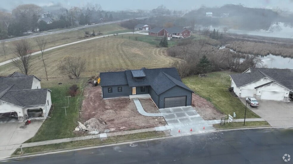 947 Berenschot Trail, Cedar Grove, WI 53013 - photo 2