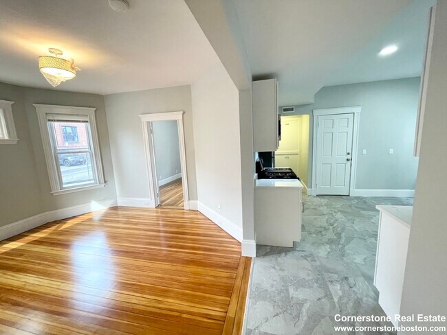 159 Boston St unit 4, Dorchester, MA 02125 - photo 3