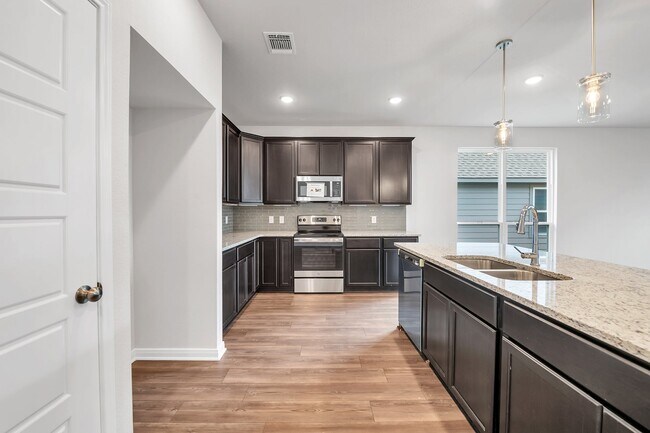 2811 Mistygate Ct unit 36897236, Conroe, TX 77301 - photo 7