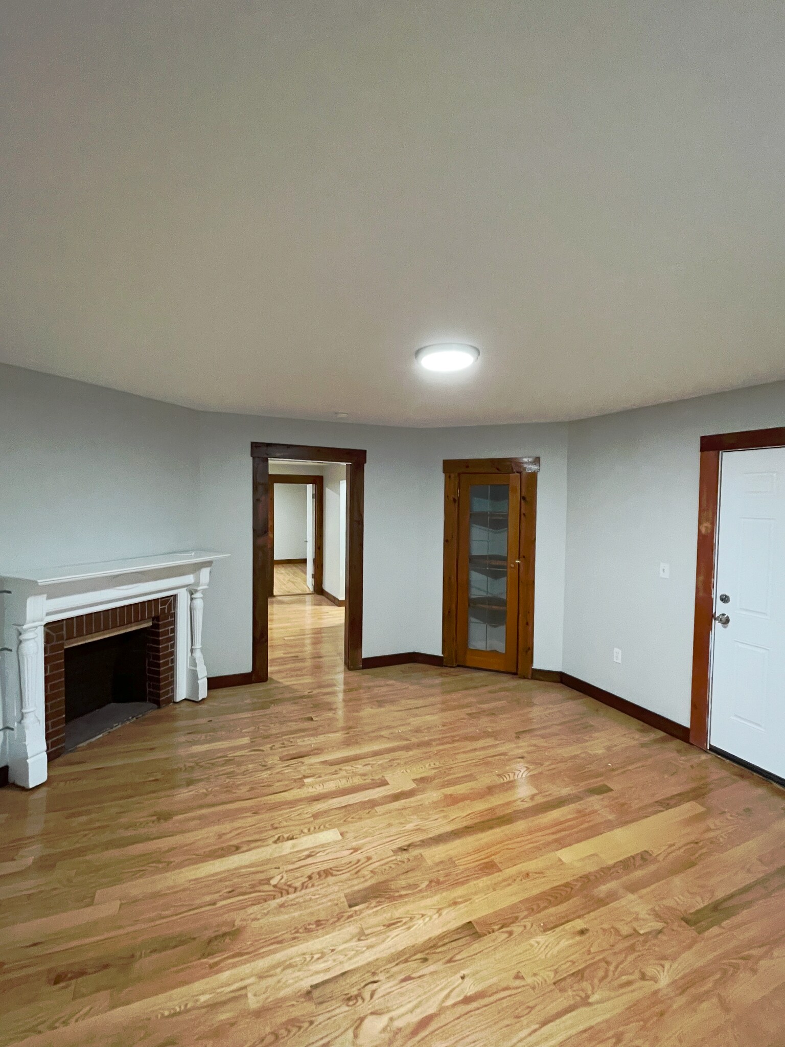 Spacious living room