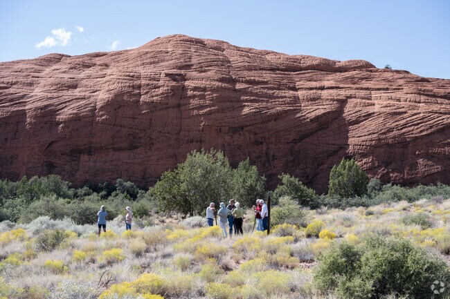 Residents of Painted Desert have easy access to trails and spectacular landscapes.