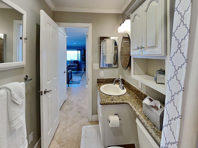 3999 Crown Point Dr unit 31, San Diego, CA 92109 - photo 6