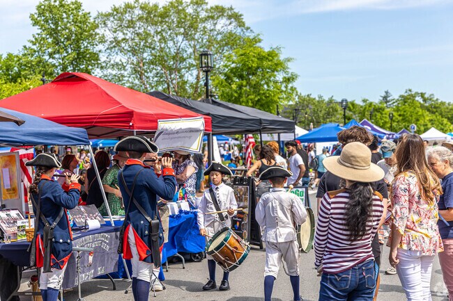 Enjoy the different vendors and information booths at Discovery Day Lexington.