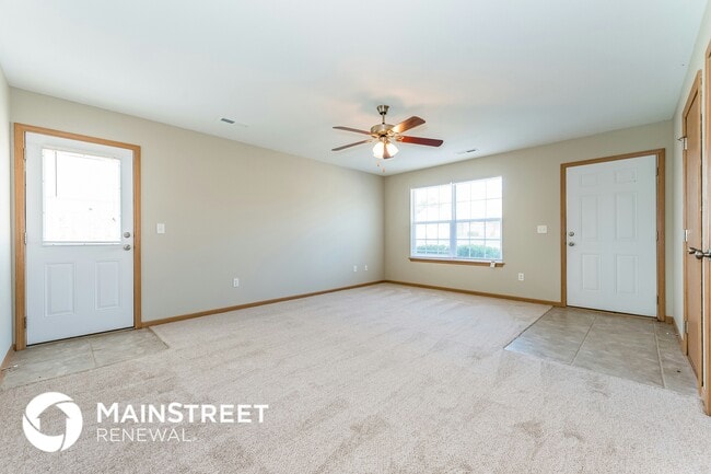 212 Palmer Ct, Pleasant Hill, MO 64080 - photo 3