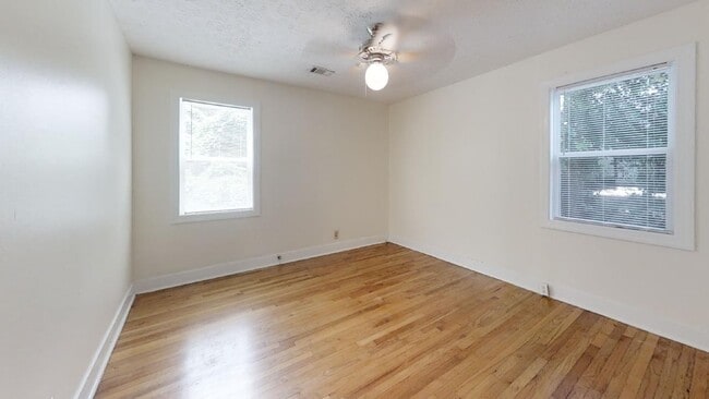 916 Lakeview Dr, Auburn, AL 36830 - photo 7