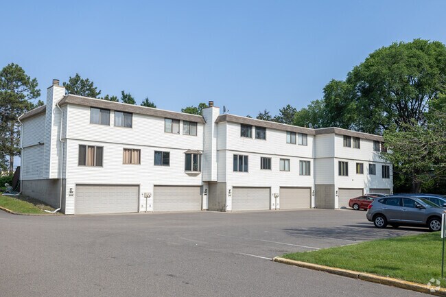 Find yourself an apartment for easy living in Sunny Lane.