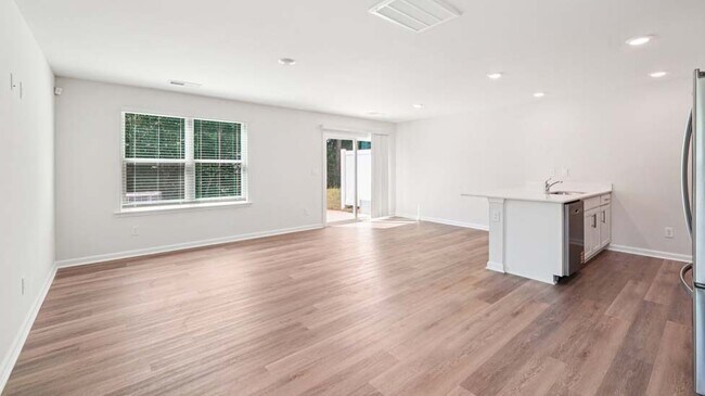 2901 Penninger Cir, Charlotte, NC 28262 - photo 5