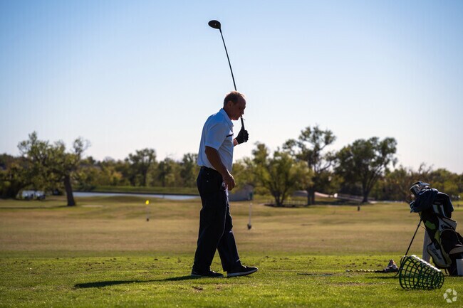 Sammons Golf Course is a perfect outing for The Historic District’s active residents.