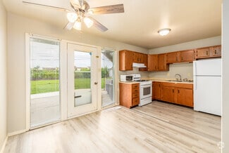 1005 N Park Forest Dr, Marion, IN 46952