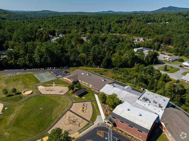 Grantham Village School in the town of Grantham serves grades K-12.
