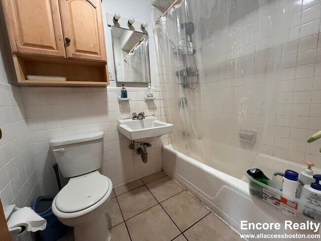 312 Tappan St unit 7D, Brookline, MA 02445 - photo 7