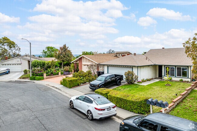 Spacious family homes are available in the Woodside neighborhood.