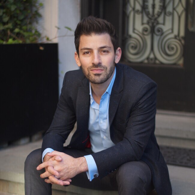 Agent Photo