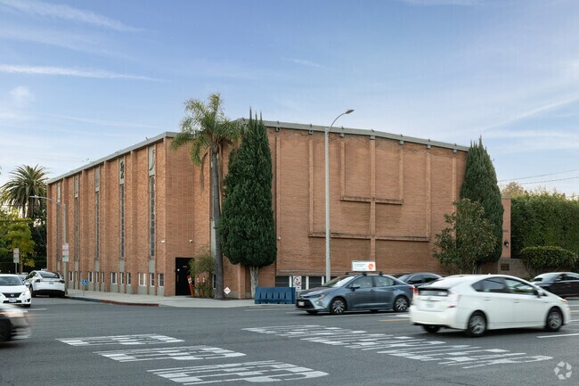 Harkham-GAON Academy is a private, Jewish school located in Beverly Hills