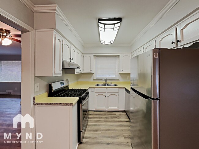 3257 Bobbie Ln, Decatur, GA 30032 - photo 3