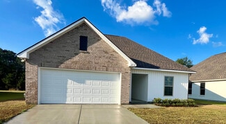 212 Nandina Dr, Scott, LA 70583