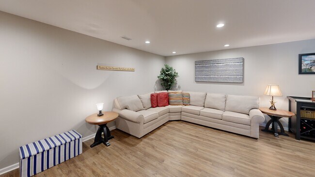 2707 E Ridge Ct, Oakton, VA 22124 - photo 2