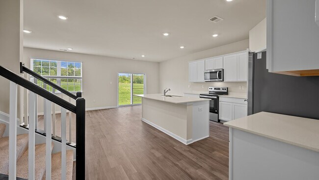 421 Atkinson St, Shenandoah Junction, WV 25442 - photo 4