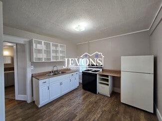 402 S 7th Ave Unit B, Yakima, WA 98902