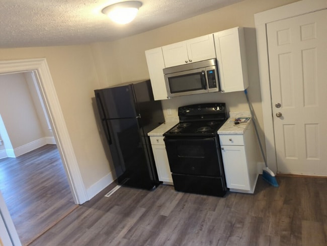 2404 2nd St, Cuyahoga Falls, OH 44221 - photo 3