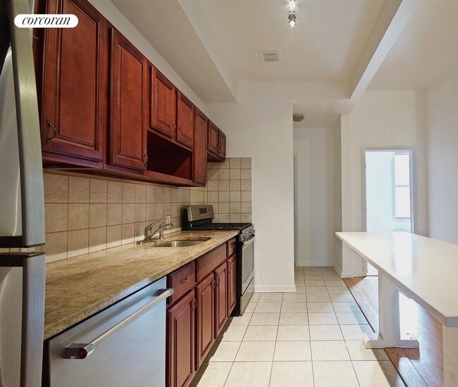 784 Halsey St, Brooklyn, NY 11233 - photo 4