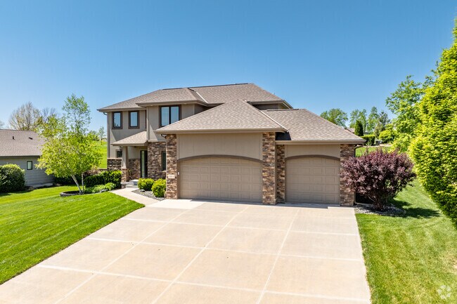 If you're looking for a larger, modern home, Tiburon has many options.