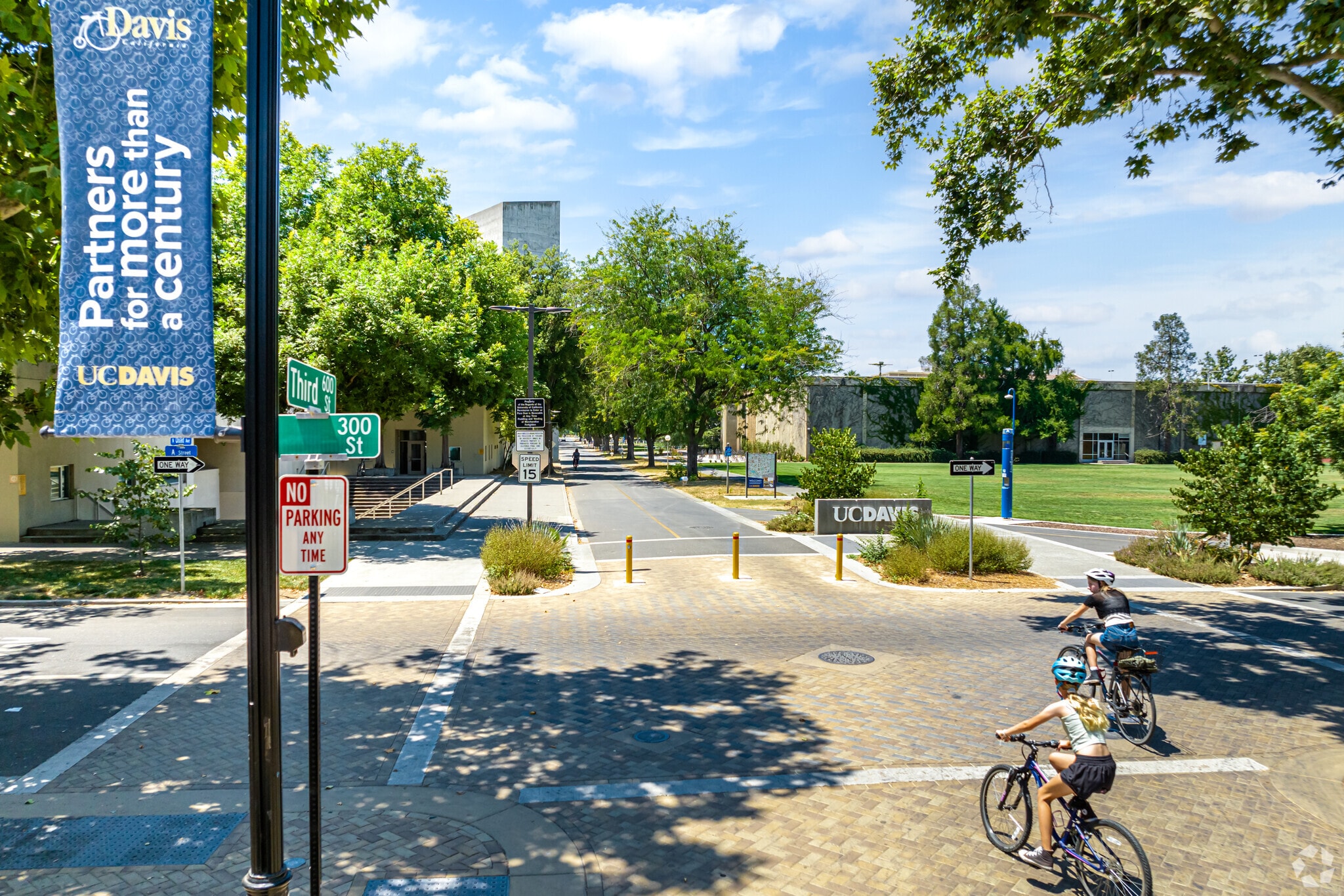 The North Davis area is neighboring with UC Davis.