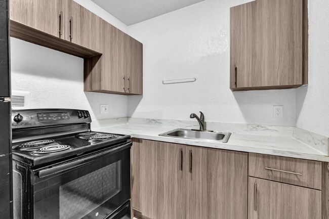 2781 SW 2nd St unit 7, Fort Lauderdale, FL 33312 - photo 3