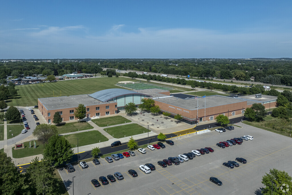 Marshall Middle School in Janesville received a B- rating from Niche.