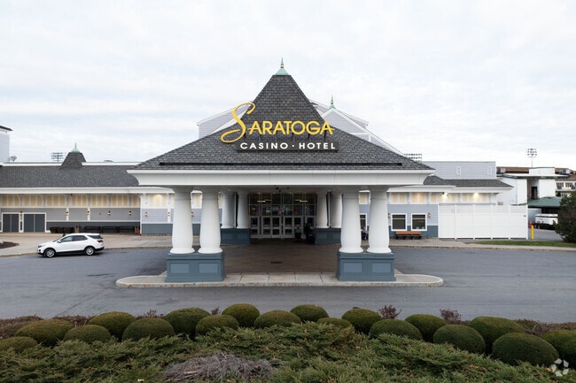 Saratoga Casino and Hotel has a racetrack where you can watch horse races.