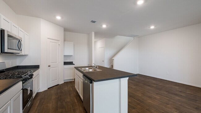 314 Arnold Loop unit 36199853, Uhland, TX 78640 - photo 6