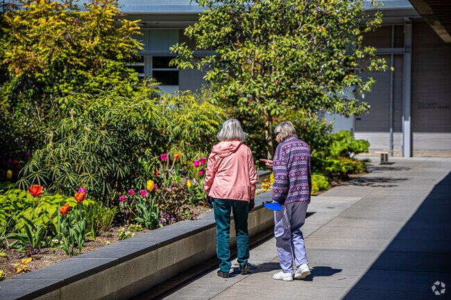 Bellevue Botanical Garden is free to enjoy.