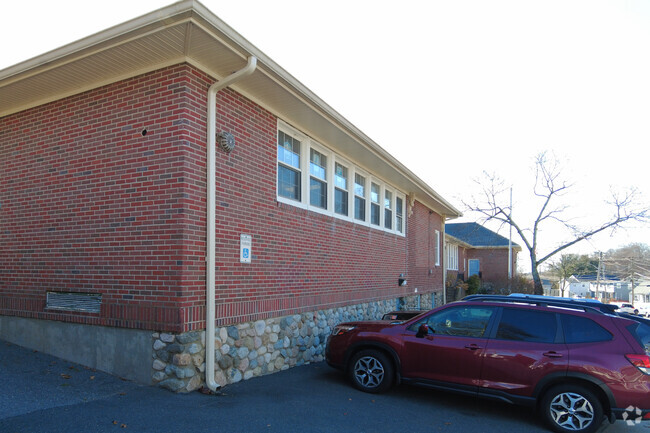 Sewell-Anderson Elementary School serves students in grades K through 5 in Lynn.