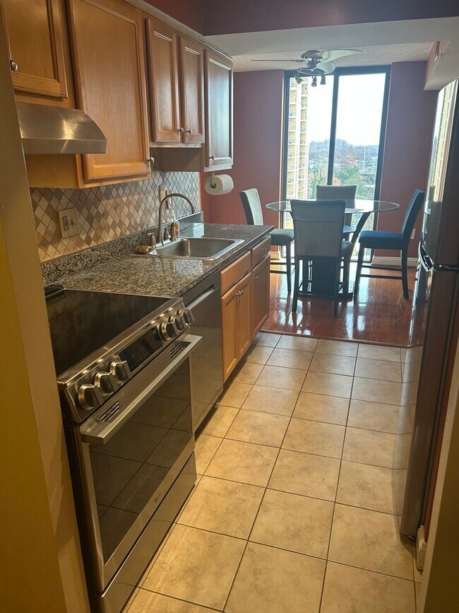 The Brittany unit 615, Arlington, VA 22204 - photo 4