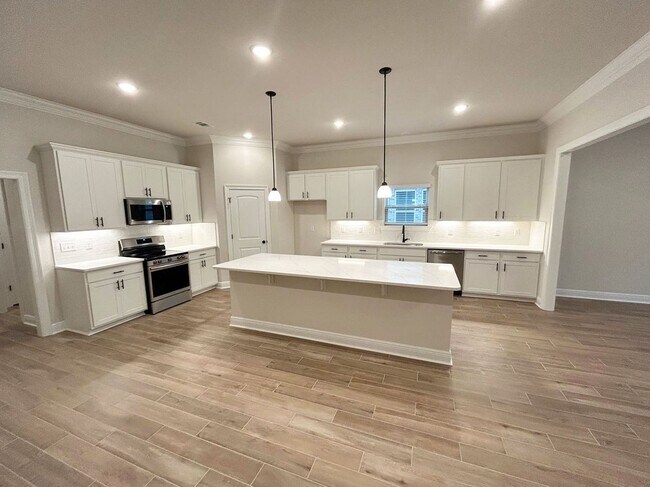 2731 Louis Cir, Crestview, FL 32536 - photo 3