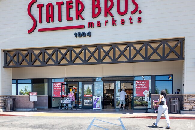 Fairway Canyon residents can use Stater Bros. Markets for their grocery store needs.