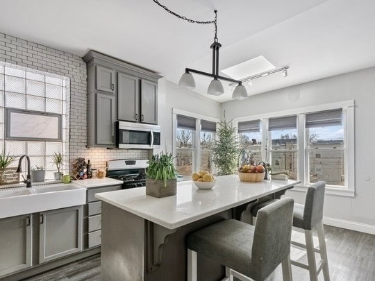 5155 W Cullom Ave unit 2, Chicago, IL 60641 - photo 1