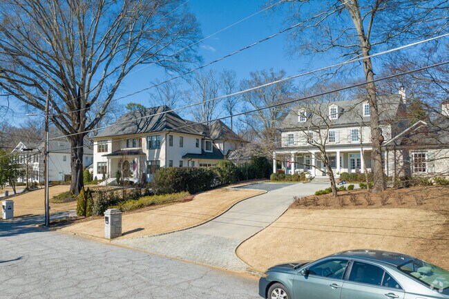 Homes in Northwest Buckhead reside on lots that are a half acre or more.