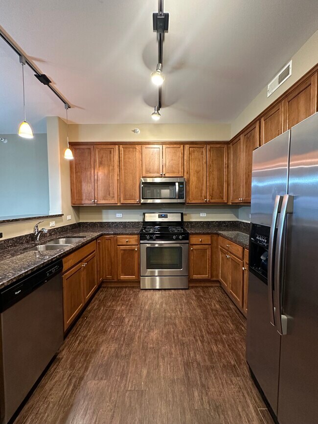 5N426 Rohlwing Rd unit 1, Itasca, IL 60143 - photo 2