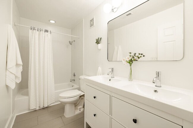 400 E 13th St unit ID1056132P, Cincinnati, OH 45202 - photo 2