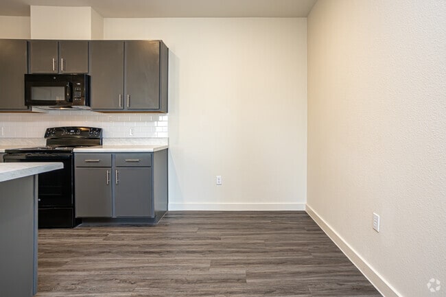 2BR, 2BA - 1,143SF